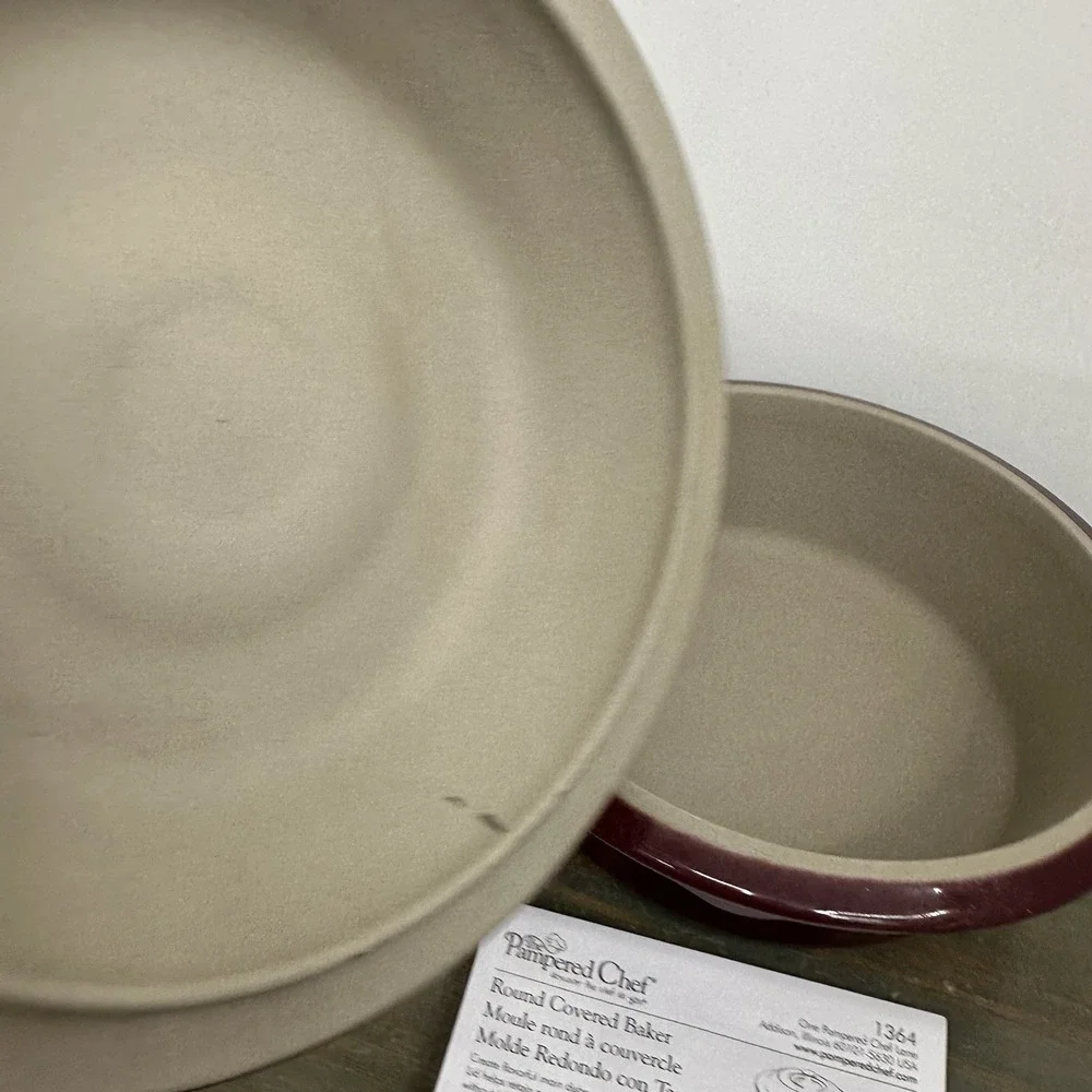 The Pampered Chef 1.5 QT Cranberry Baker Roaster Dutch Oven Stoneware & Lid